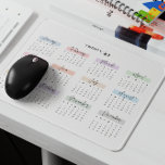 2027 VOLLES JAHR KALENDER PASTEL HANDSCHRIFTLICHE  MOUSEPAD<br><div class="desc">Bleibe und inspiriert mit diesem 2027 volljährigen Kalendermauspad. Jeden Monat wird in sanften Pastelltönen schön hervorgehoben und in einem handgeschriebenen Schriftart im eleganten Skriptstil angezeigt, der dem Arbeitsbereich eine Touch an Eleganz verleiht. Dieses Mauspad eignet sich ideal für eine schnelle Datumsreferenz während der Arbeit und kombiniert Funktionalität mit Stil. Ein...</div>