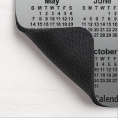 2028 Verblasster weißer Kalender von Janz Mouse Pa Mousepad (Ecke)