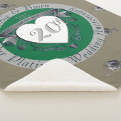 20. Emerald Green & Gray Heart Emblem Sherpadecke (3/4)