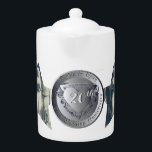 20. Hochzeitstag Platinum 2-Sterne-Fotos<br><div class="desc">Jeder verdient ein Herzemblem, um seine Meilensteine zu markieren, und für Ihren 20. Hochzeitstag ist nicht anders zu akzeptieren, dass Sie ein Platin zwei Jahrzehnte erreicht haben! Also habe ich eine metall-ähnliche Medaille und Sternrahmen dafür entworfen. Ich bin auch für jede Anpassung oder benutzerdefinierte Illustration, die für Sie gemacht. Bitte...</div>