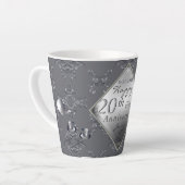 20. Platinum Smaragdjubiläum Latte Tasse (Linke Ecke)