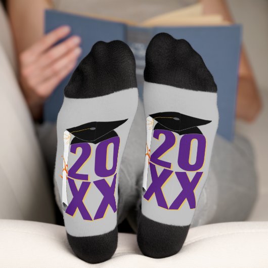 20XX Grad Cap and Diploma Abschluss Socken (Unterseite)