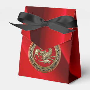 [210] Heiliger goldener Skorpion auf Rot Geschenkschachtel