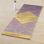 21. Hochzeitstag Brass Yoga Mat Yogamatte<br><div class="desc">Ich entwarf diese Handtücher,  die ihrem 21. Hochzeitstag gewidmet sind,  mit einem Nicken an die traditionellen Geschenke aus Jolithstein und Messing,  um ihren Meilenstein in diesem wunderschönen,  originellen Design zu markieren.</div>
