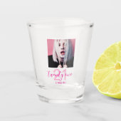 21st Birthday Twenty One Photo Trendy Script Pink Schnapsglas (Vorderseite)