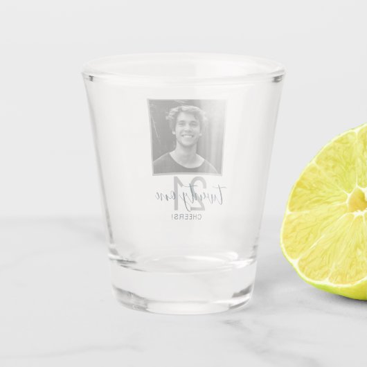 21st Birthday Twenty One Photo Trendy Script  Schnapsglas (Rückseite)