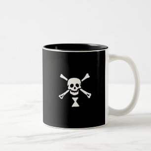 22427-Piratenflagge-emanuel-wynne-Vektor PIRATE SK Zweifarbige Tasse