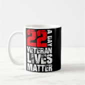 22 A Day Veteran Lives Suicide Awareness Veterans Kaffeetasse (Links)