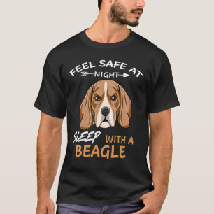 242 fühlen sich bei Nachtruhe mit Beagle sicher T-Shirt