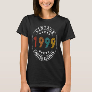 24 Jahre alter Retro Vintag 1999 24. Geburtstag T-Shirt