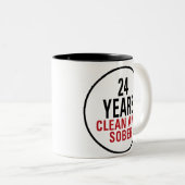 24 Jahre säubern und ernüchtern Zweifarbige Tasse (VorderseiteRechts)