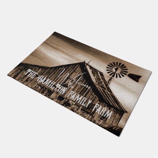 24 X 36 CUSTOM WILLKOMMEN IM FAMILIENBAUERN FUßMATTE (Schrägansicht)