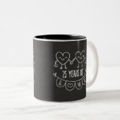 25. Geburtstag Geschenk Chalk Herzen Zweifarbige Tasse (VorderseiteRechts)