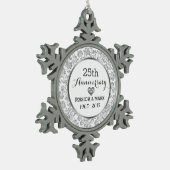 25. Hochzeitsfeier von Weiß und Silber Schneeflocken Zinn-Ornament (Links)