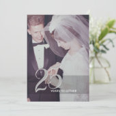 25. Hochzeitstag & Foto - silbergrau Einladung (Stehend Vorderseite)