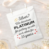 25. Hochzeitstag I - Silver Funny Couple Geschenktütchen (Ausgeschnitten)