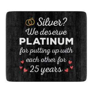25. Hochzeitstag I - Silver Funny Couple Schneidebrett