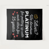 25. Hochzeitstag I - Silver Funny Couple Wandteppich (Vorderseite (Horizontal))