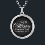 25. Hochzeitstag Personalisiert Versilberte Kette<br><div class="desc">Wenn Sie ein anderes Jahr benötigen - außer 25,  kontaktieren Sie mich bitte. Traditionelles Schwarz und Weiß - Perfektes Geschenk für Eltern oder Großeltern. Ein Sake,  den Sie anpassen können.</div>