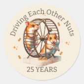 25. Jubiläum Hamster Driving einander Nüsse Runder Aufkleber (Vorderseite)
