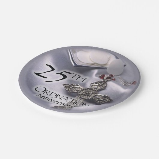 25. Ordination Jubiläum Cross Host Pappteller (Schrägansicht)