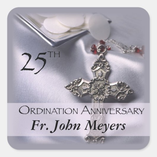 25. Ordination Jubiläum Cross Host Quadratischer Aufkleber (Vorderseite)
