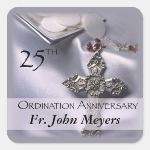 25. Ordination Jubiläum Cross Host Quadratischer Aufkleber