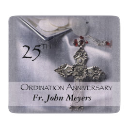 25. Ordination Jubiläum Cross Host Schneidebrett