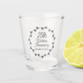 25. silberne Hochzeit Efeukranz Schnapsglas (Vorderseite)