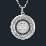 25. Silberner Hochzeitstag Versilberte Kette<br><div class="desc">25. Hochzeitstag-Muster - fertigen Sie es besonders an. Grafik durch Amelia Carrie</div>