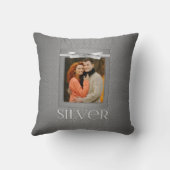 25. Silver Damask Hochzeitliches Foto Kissen (Rückseite)