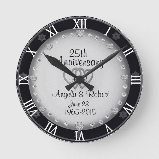 25. Silver Wedding Anniversary Monogram Runde Wanduhr (Vorderseite)