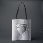 25. Silver Wedding Jubiläum 3D Herz Emblem Tasche<br><div class="desc">So nachdenklich,  um ihren 25. Silver Jubiläum Tag im Retro 50er-Stil mit ihrem eigenen 3D-Herz-Emblem und Namen im Drop-Schatten-Schriftart zu markieren! Bitte schicken Sie mir eine E-Mail mit allen Anpassungen,  die Sie wünschen,  ich werde Ihnen gerne behilflich sein!</div>