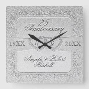 25th Anniversary Monogram Quadratische Wanduhr