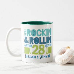 28. Jahrestags-personalisiertes Tassen-Geschenk Zweifarbige Tasse