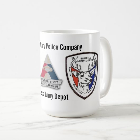 295th Militärpolizei-Firmenseneca-Armee-Depot Kaffeetasse (VorderseiteRechts)