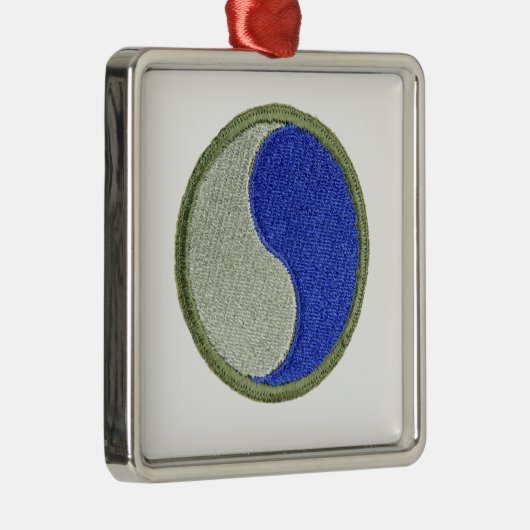 29 SILBERNES ORNAMENT (Rechts)