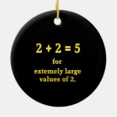 2 + 2 = 5 Funny Math Joke Keramik Ornament (Hinten)