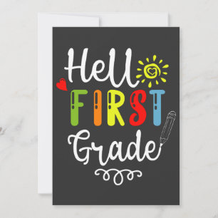 2/2- Hallo Erstklassiges T-Shirt, Schüler der erst Einladung