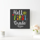 2/2 - Hallo Shirt der ersten Klasse, Studierende d Quadratische Wanduhr (Zuhause)