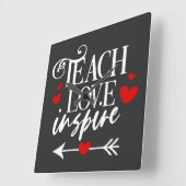 2/2 Teach Liebe Inspirierte Shirt Kindergartenlehr Quadratische Wanduhr (Winkel)