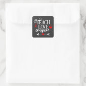 2/2 Teach Liebe Inspirierte Shirt Kindergartenlehr Quadratischer Aufkleber (Tasche)