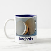 2 bodhrans und 2 Kipper, 2 bodhrans und tipp 2… Zweifarbige Tasse (Links)