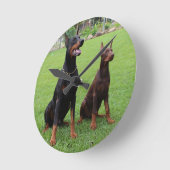 2 Dobermann.png Runde Wanduhr (Winkel)