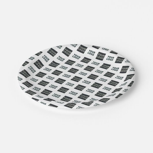 2 Einfaches mehrfaches Logo | weiß Pappteller (Schrägansicht)