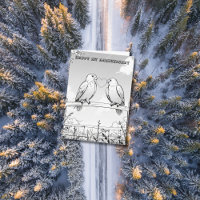 2 Falken auf einem Zaun nach dem Färben Jahrestag