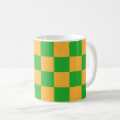 2 Farben Schachbrett-Quadrat-Muster Kaffeetasse (VorderseiteRechts)