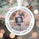 2 Foto 1. Weihnachten Erwartung Neueltern Neugebor Ornament<br><div class="desc">Feiern Sie das wertvolle Geschenk Ihres neuesten Familienmitglieds mit einem stilvollen 2-Foto-runden Acrylschmuck. Ein geschlechtsneutrales Design ist für einen neuen kleinen Jungen oder ein neues Mädchen geeignet. Aufnahme und Bilder auf dieser Vorlage sind einfach zu personalisieren, und können auf Vorder- und Rückseite unterschiedlich oder gleich sein. (IMAGE & TEXT DESIGN...</div>