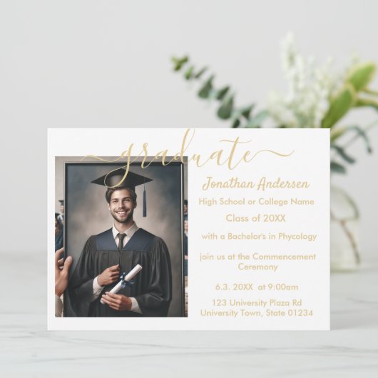 2 Foto Abschluss Collage Script White & Gold Ankündigung (Stehend Vorderseite)