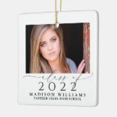 2 Foto Class of 2022 Elegant Script Abschluss Keramikornament (Links)